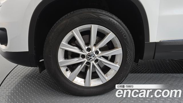 Volkswagen Tiguan 2.0 TDI Comfort 5N 2015 — фото 5