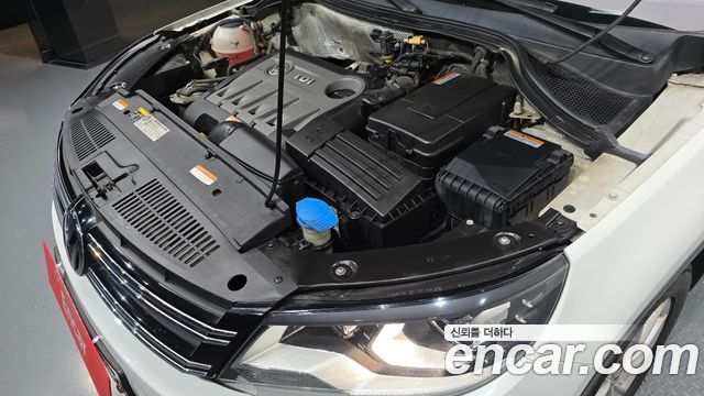 Volkswagen Tiguan 2.0 TDI Comfort 5N 2015 — фото 6