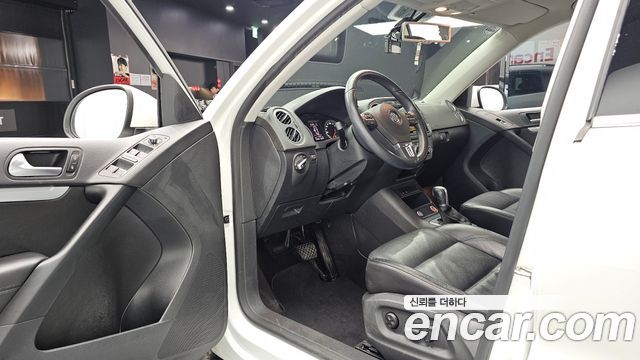 Volkswagen Tiguan 2.0 TDI Comfort 5N 2015 — фото 10