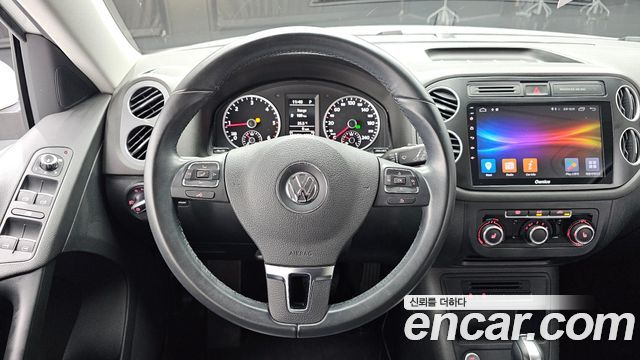 Volkswagen Tiguan 2.0 TDI Comfort 5N 2015 — фото 13
