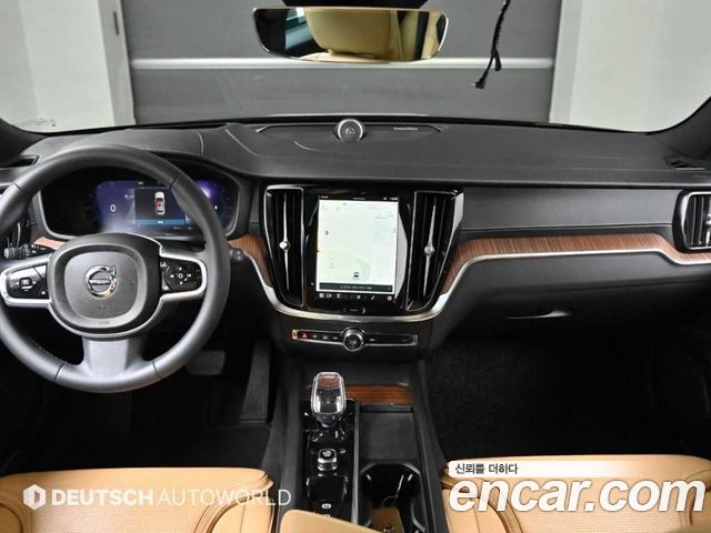 Volvo V60 Cross Country (II) B5 Ultimate AWD 2023 — фото 7