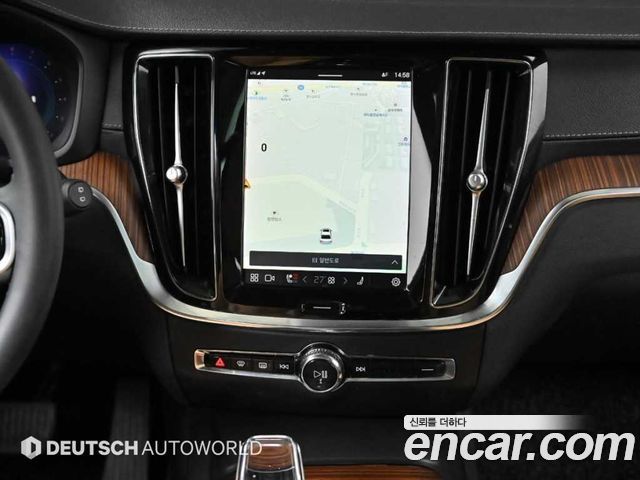 Volvo V60 Cross Country (II) B5 Ultimate AWD 2023 — фото 18