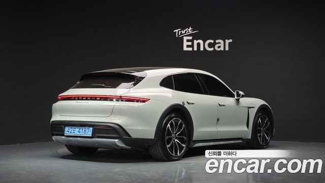 Porsche Taycan 4S Cross Turismo 2022 — фото 2