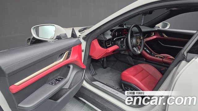 Porsche Taycan 4S Cross Turismo 2022 — фото 10