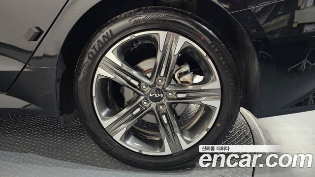 Kia K5 (III) 2.0 Noblesse 2023 — фото 21