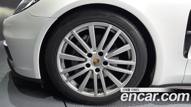 Porsche Panamera (971) 3.0 AWD 2018 — фото 5