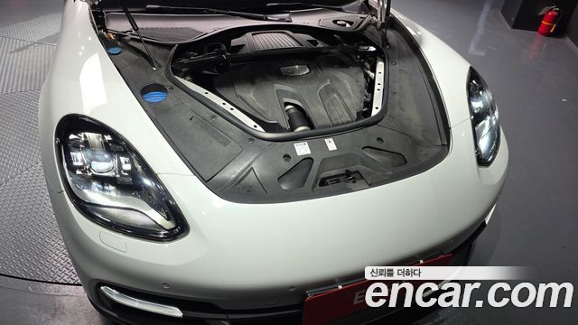 Porsche Panamera (971) 3.0 AWD 2018 — фото 6