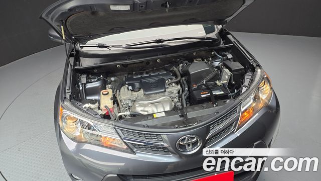 Toyota RAV4 2.5 2WD 4th 2015 — фото 6
