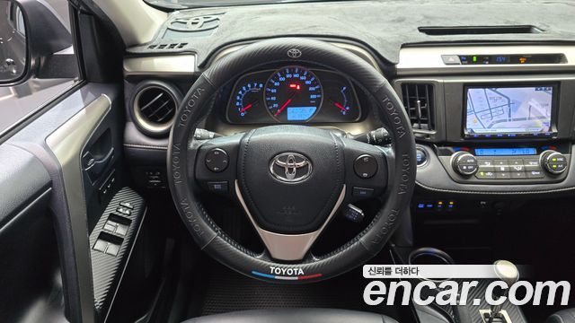 Toyota RAV4 2.5 2WD 4th 2015 — фото 13