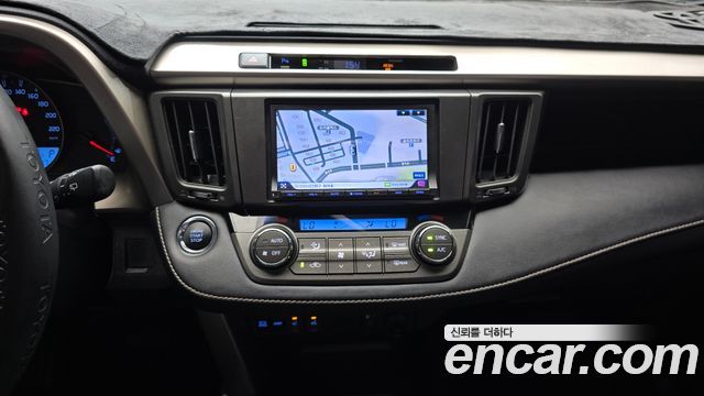 Toyota RAV4 2.5 2WD 4th 2015 — фото 19