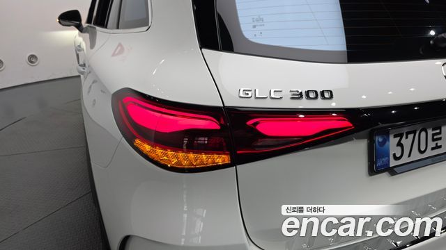 Mercedes-Benz GLC-Class (X254) GLC300 4MATIC AMG Line 2025 — фото 23