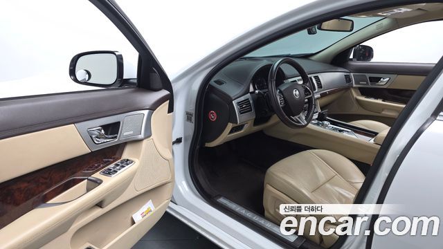Jaguar XF 3.0D Premium X250 2012 — фото 10