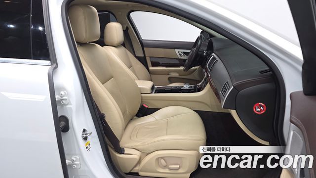 Jaguar XF 3.0D Premium X250 2012 — фото 11