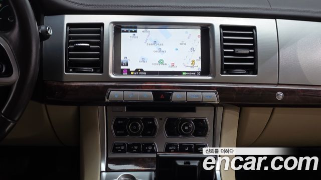Jaguar XF 3.0D Premium X250 2012 — фото 14