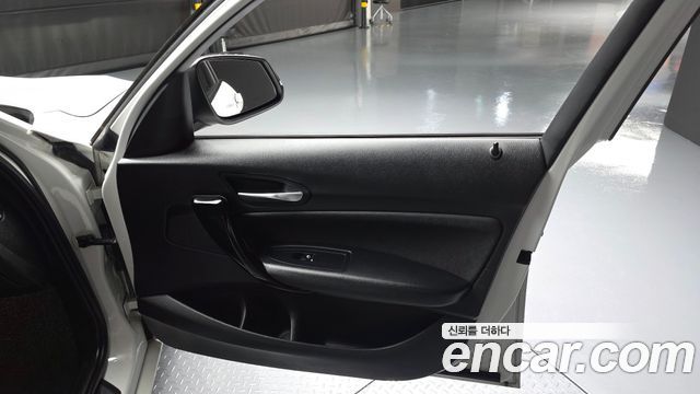 BMW 1 Series (F20) 118d Sport 5Door 2018 — фото 30