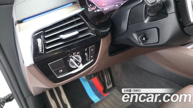 BMW 6 Series GT (G32) 620d xDrive M Sport 2020 — фото 19