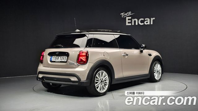 MINI Cooper Classic Plus 3rd 2022 — фото 2