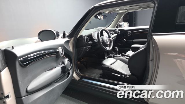 MINI Cooper Classic Plus 3rd 2022 — фото 10