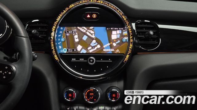 MINI Cooper Classic Plus 3rd 2022 — фото 14