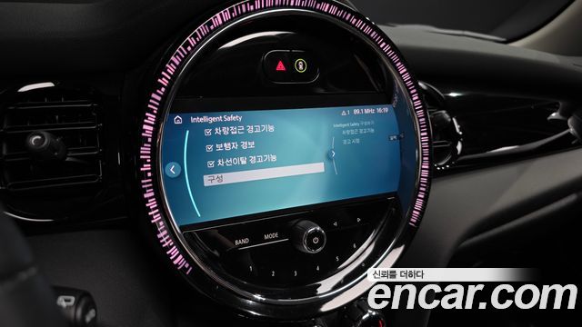 MINI Cooper Classic Plus 3rd 2022 — фото 16