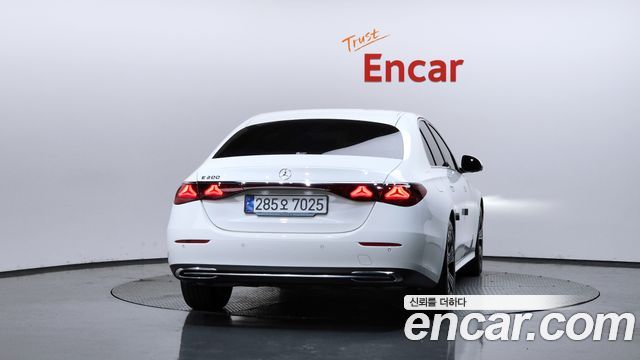 Mercedes-Benz E-Class (W214) E200 Avantgarde Limited 2025 — фото 4