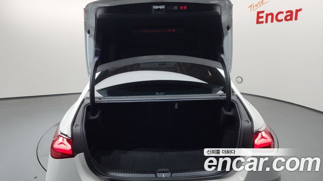Mercedes-Benz E-Class (W214) E200 Avantgarde Limited 2025 — фото 19