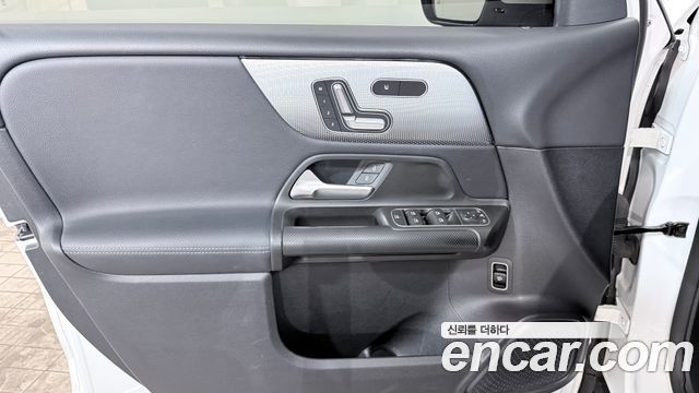 Mercedes-Benz GLB-Class (X247) GLB200 d 2021 — фото 19