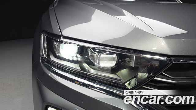 Volkswagen T-Roc 2.0 TDI Premium 2021 — фото 22