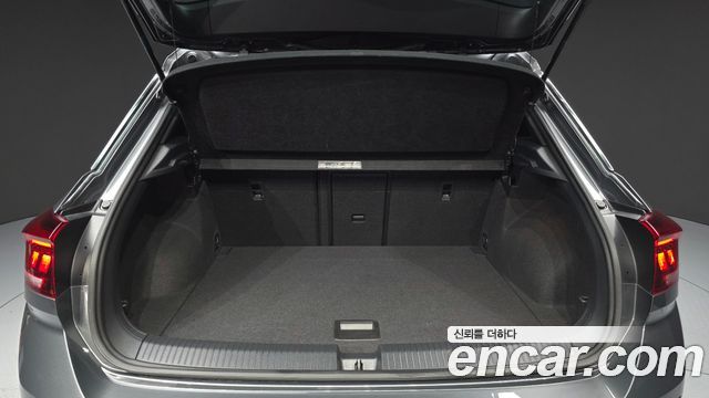 Volkswagen T-Roc 2.0 TDI Premium 2021 — фото 32