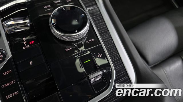 BMW X6 (G06) xDrive40i M Sport 2024 — фото 9