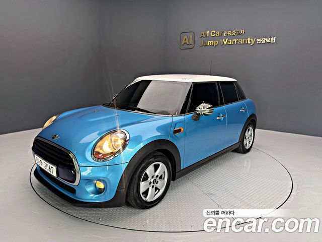 MINI Cooper 5Door Standard 3rd 2017 — фото 2
