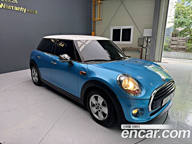 MINI Cooper 5Door Standard 3rd 2017 — фото 5