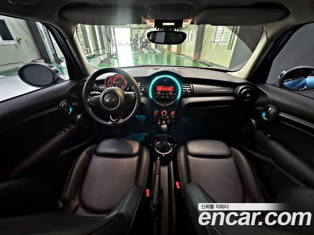 MINI Cooper 5Door Standard 3rd 2017 — фото 7