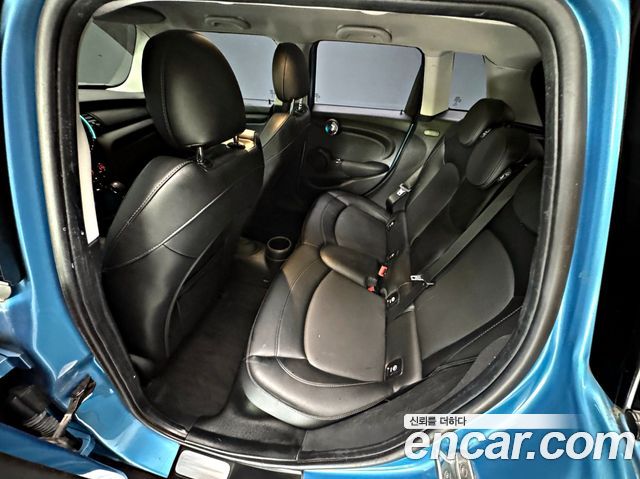 MINI Cooper 5Door Standard 3rd 2017 — фото 20