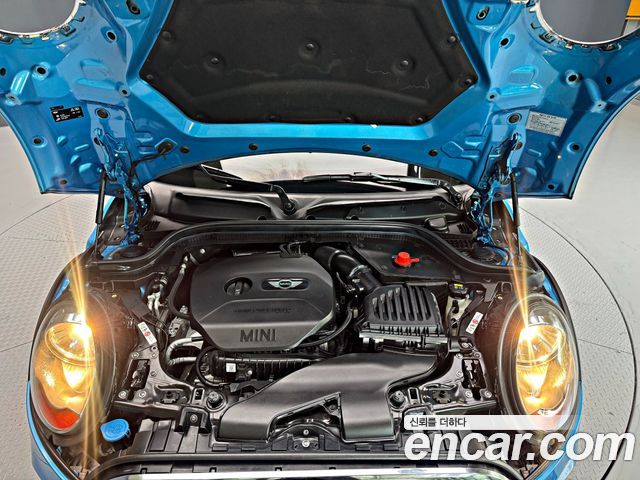 MINI Cooper 5Door Standard 3rd 2017 — фото 23