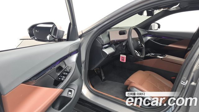 BMW 5 Series (G60) 530i xDrive M Sport 2025 — фото 10