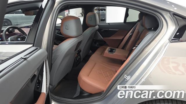 BMW 5 Series (G60) 530i xDrive M Sport 2025 — фото 11