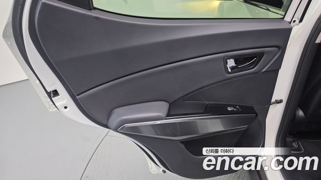 KG Mobility (SsangYong) Very New Tivoli Gasoline 1.5 2WD V3 2022 — фото 25