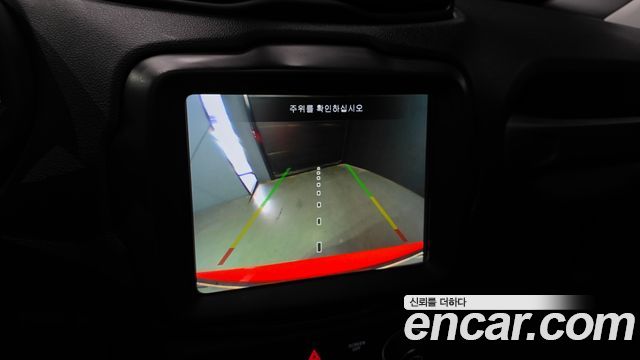 Jeep Renegade 2.4 Limited 2019 — фото 15