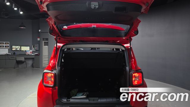 Jeep Renegade 2.4 Limited 2019 — фото 20