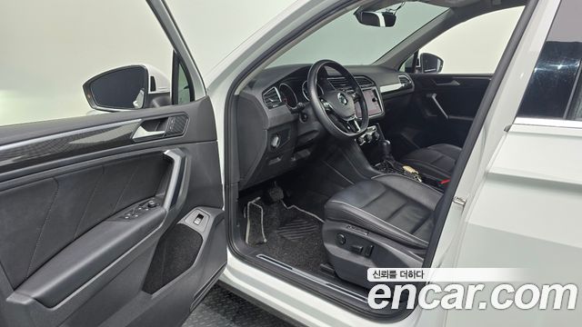 Volkswagen Tiguan (II) 2.0 TDI Premium 2020 — фото 10