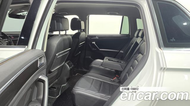 Volkswagen Tiguan (II) 2.0 TDI Premium 2020 — фото 11
