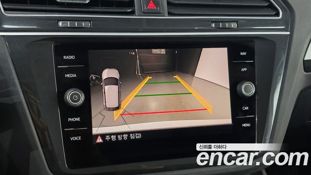 Volkswagen Tiguan (II) 2.0 TDI Premium 2020 — фото 17