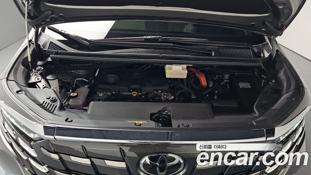 Toyota Alphard (IV) 2.5 HEV Executive AWD 2024 — фото 6