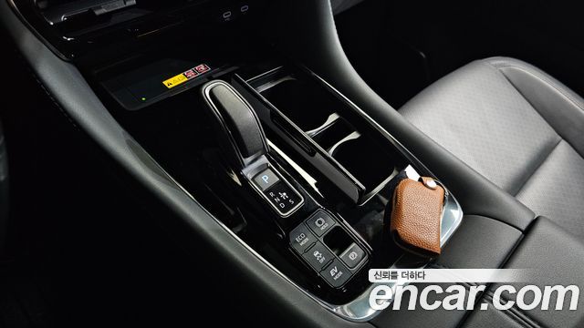 Toyota Alphard (IV) 2.5 HEV Executive AWD 2024 — фото 9