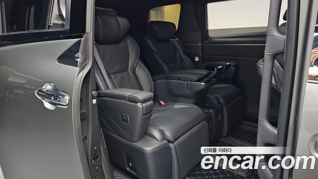 Toyota Alphard (IV) 2.5 HEV Executive AWD 2024 — фото 15