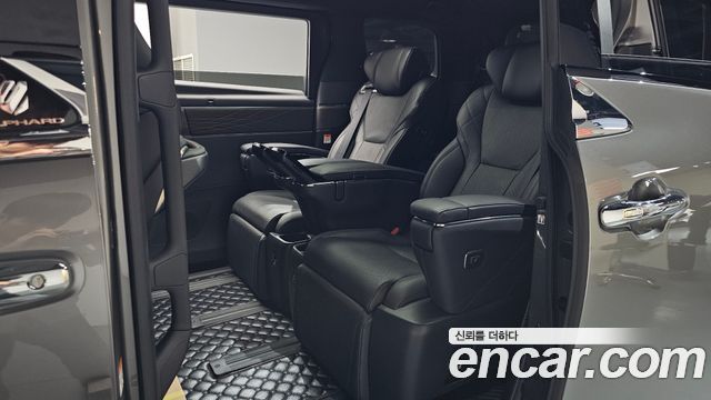 Toyota Alphard (IV) 2.5 HEV Executive AWD 2024 — фото 16