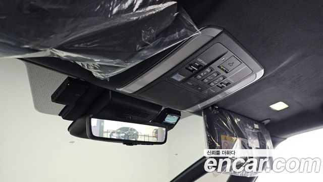 Toyota Alphard (IV) 2.5 HEV Executive AWD 2024 — фото 21