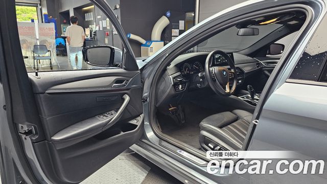 BMW 5 Series (G30) 530i M Sport Package 2017 — фото 10