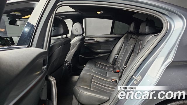 BMW 5 Series (G30) 530i M Sport Package 2017 — фото 12